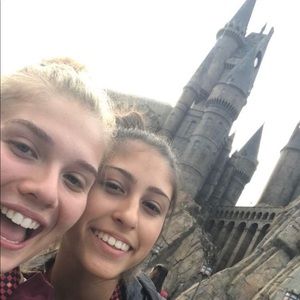 Meet your Posher, Lauren